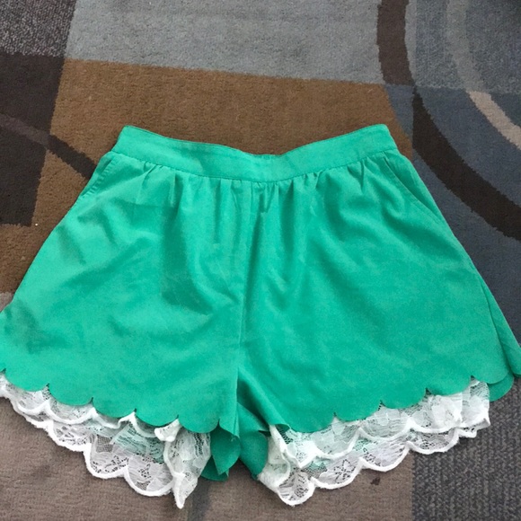 SHINESTAR BEAUTIFUL GREEN FLOWY SHORTS - Picture 1 of 3